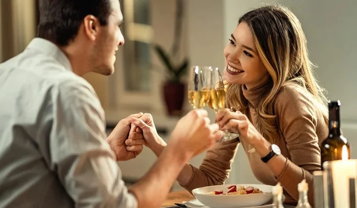 5 date ideas for men to take women. Men's dating advice